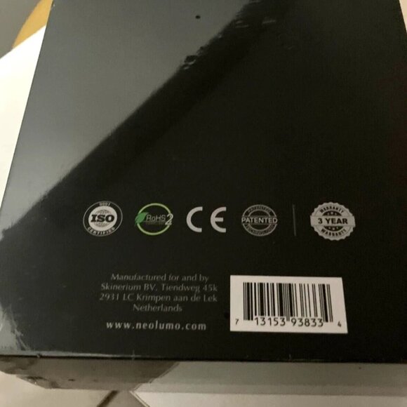 NEOLUMO NECKLIFT METAMORPHOSIS SYSTEM DEVICE - BRAND NEW - SEALED - Picture 2 of 3